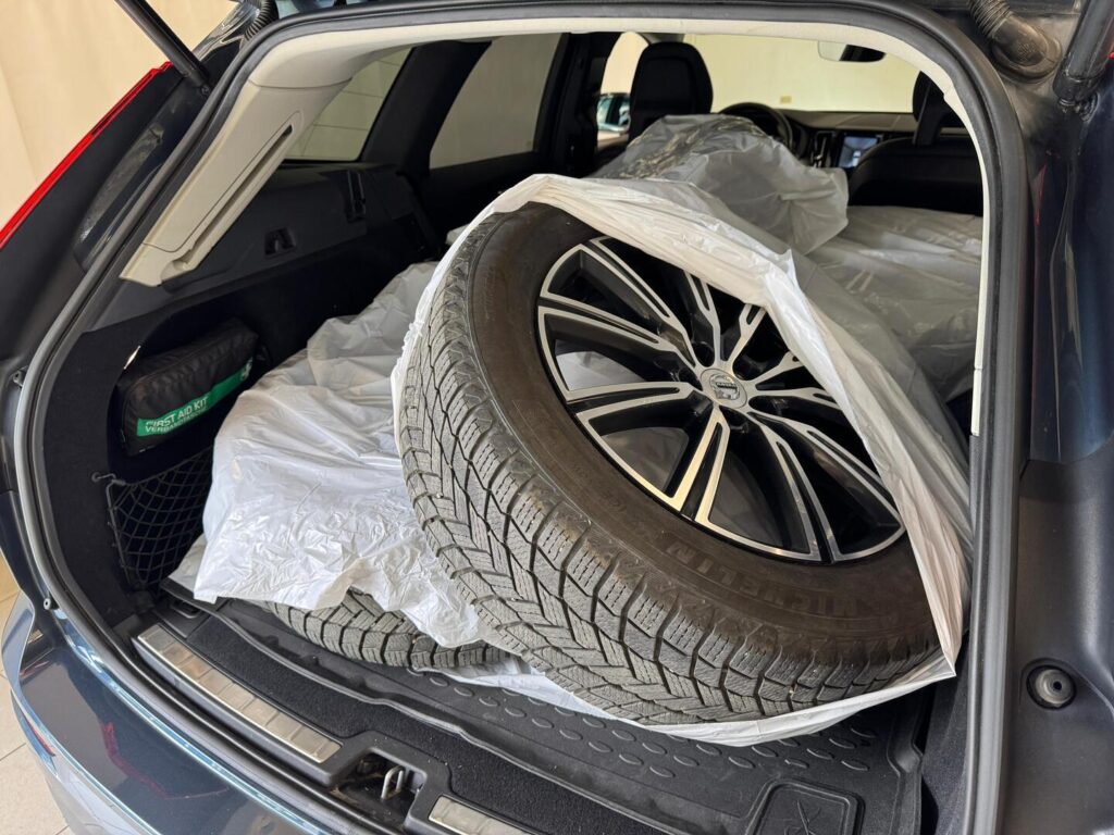 Volvo XC60, image 8