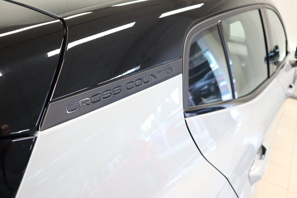 Volvo EX30 Cross Country, image 13