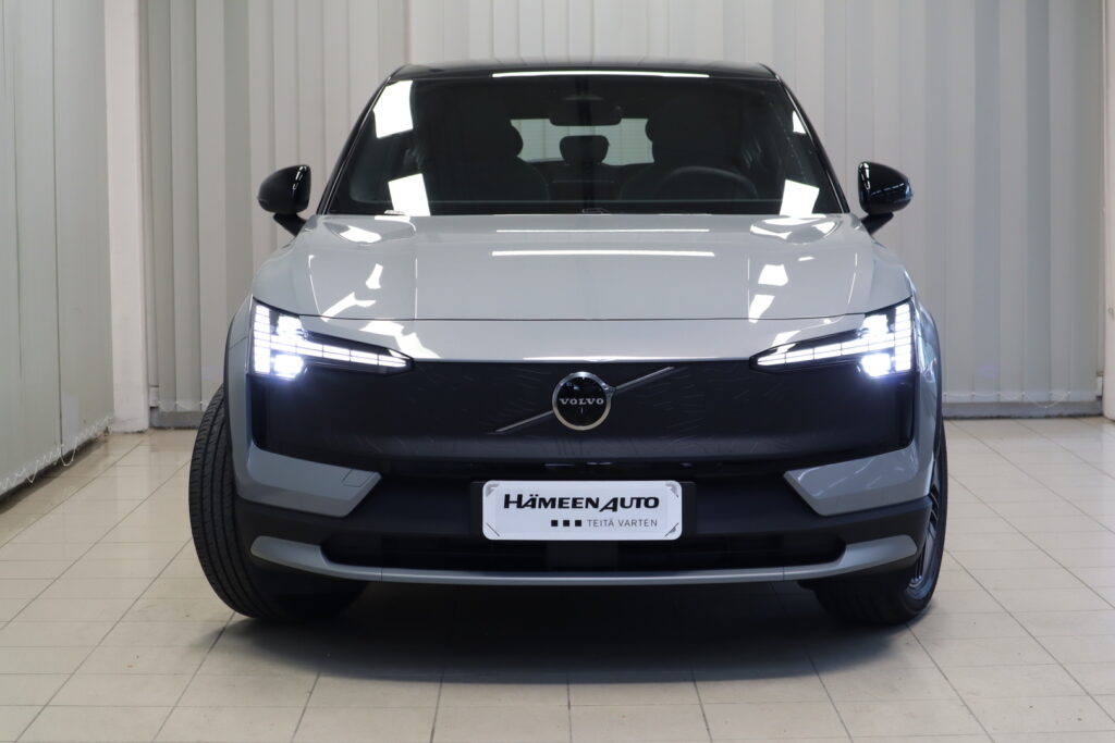 Volvo EX30 Cross Country, image 2