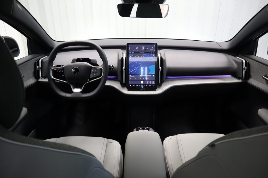 Volvo EX30 Cross Country, image 5