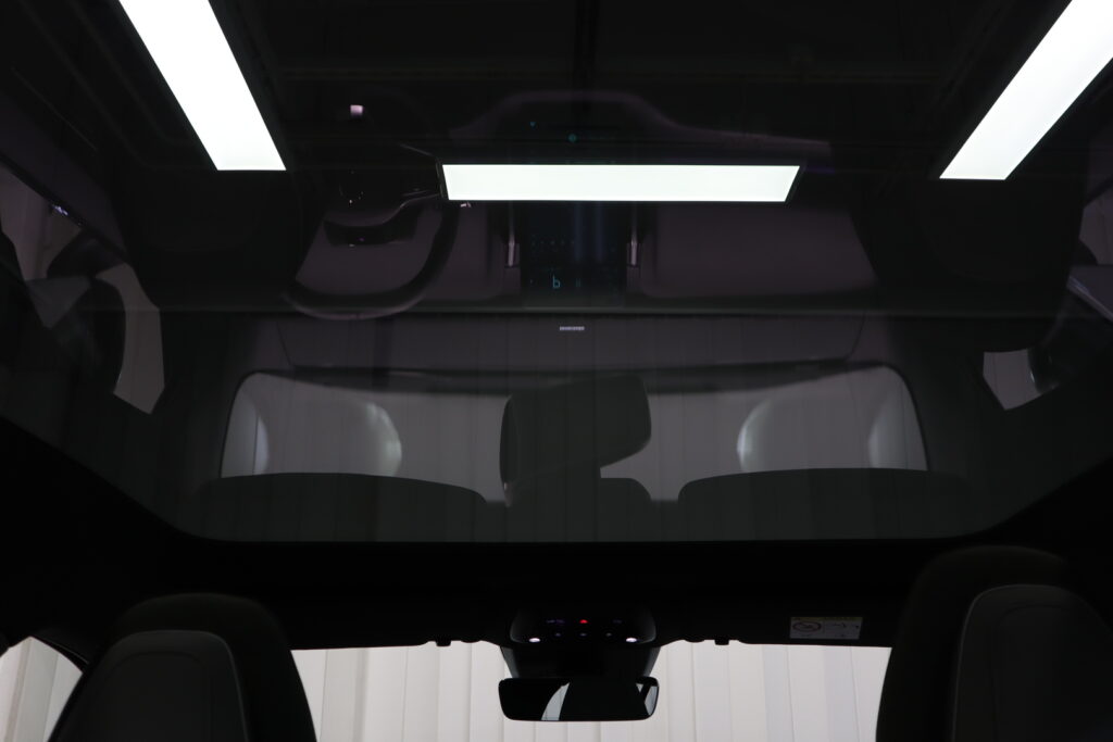 Volvo EX30 Cross Country, image 9
