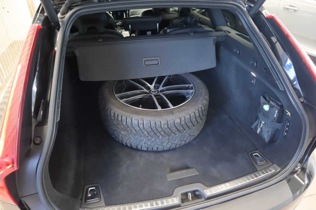 Volvo V90, image 23