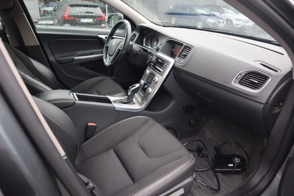 Volvo S60, image 5