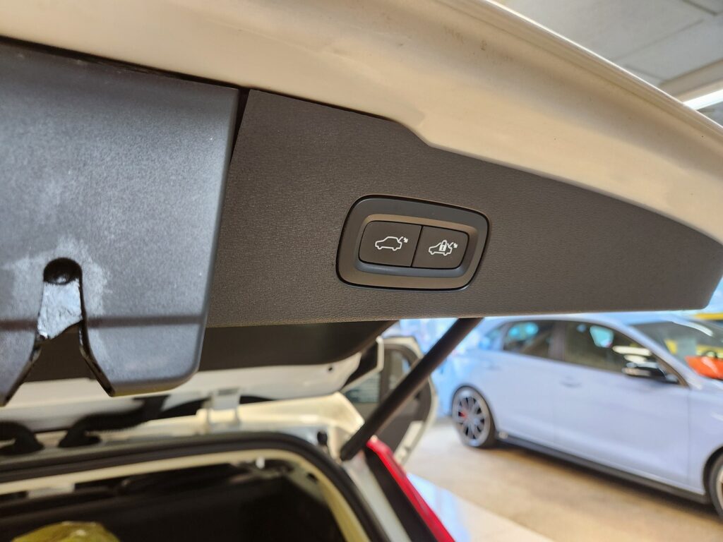 Volvo V60, image 20
