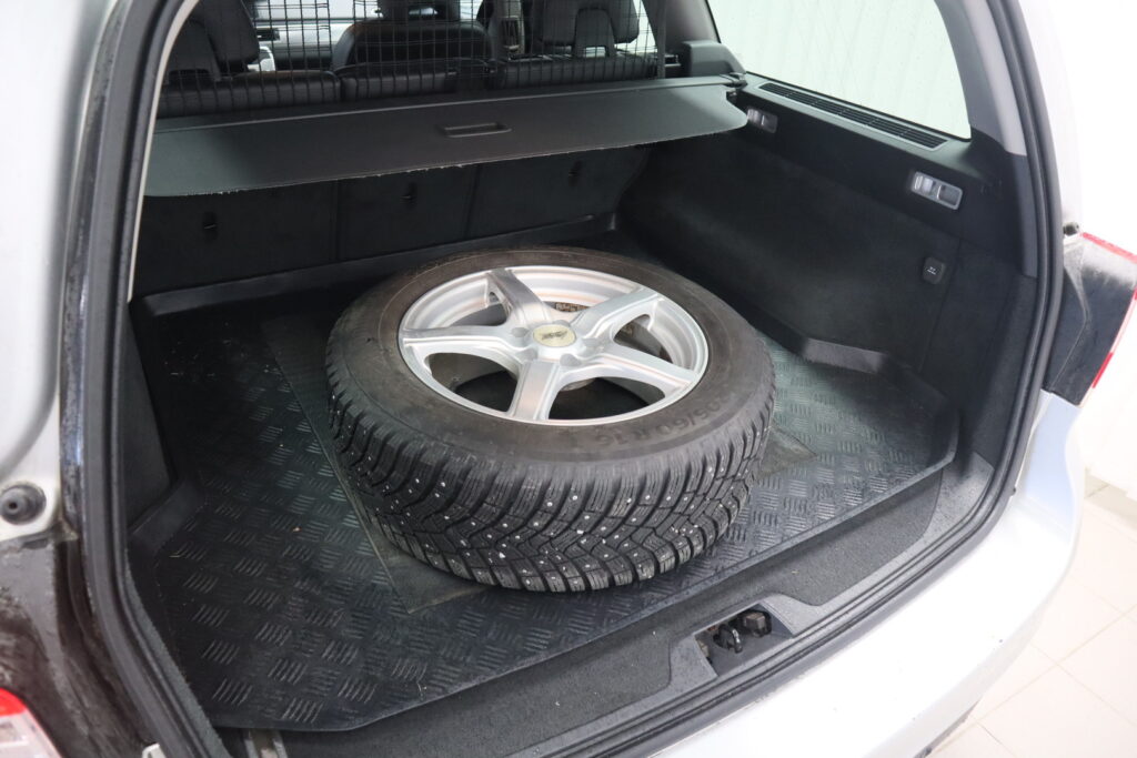 Volvo V70, image 8
