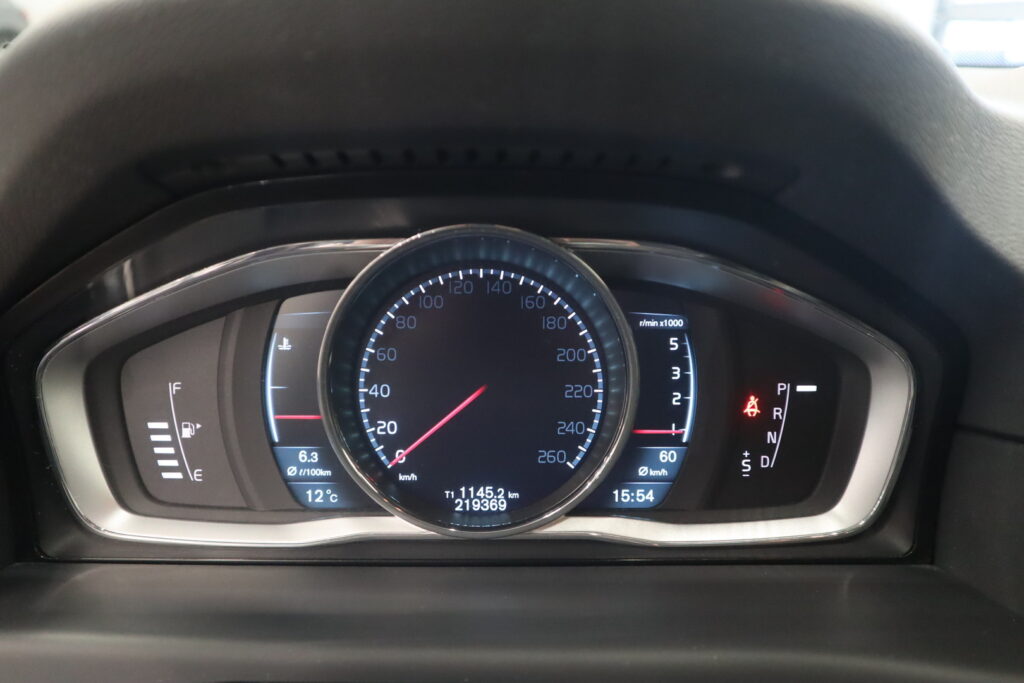 Volvo V70, image 9