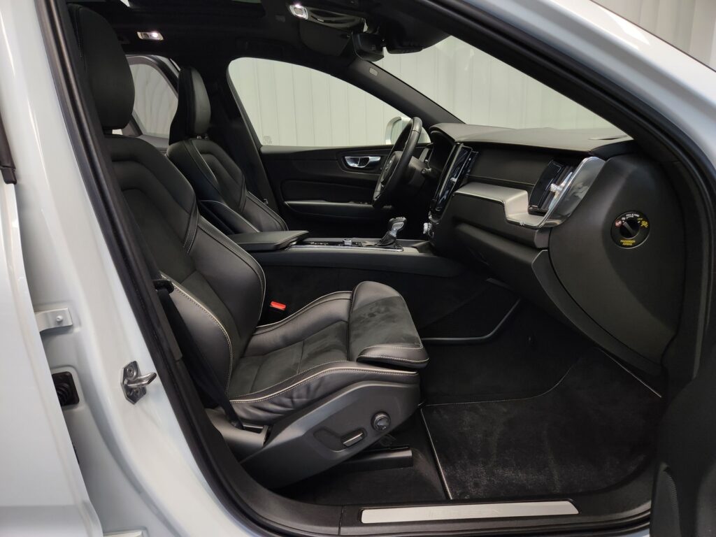 Volvo XC60, image 8