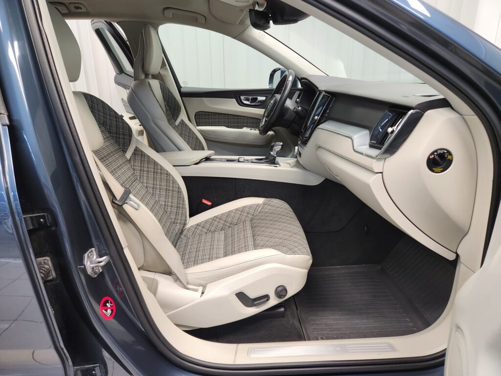 Volvo XC60, image 9