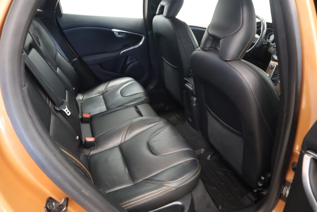 Volvo V40 Cross Country, image 10