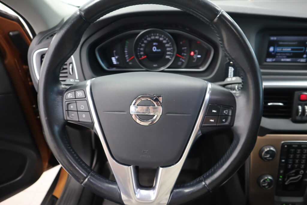Volvo V40 Cross Country, image 12
