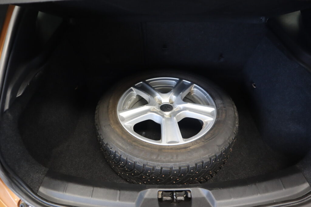 Volvo V40 Cross Country, image 17