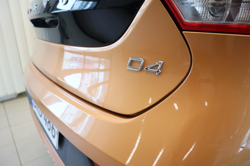 Volvo V40 Cross Country, image 19