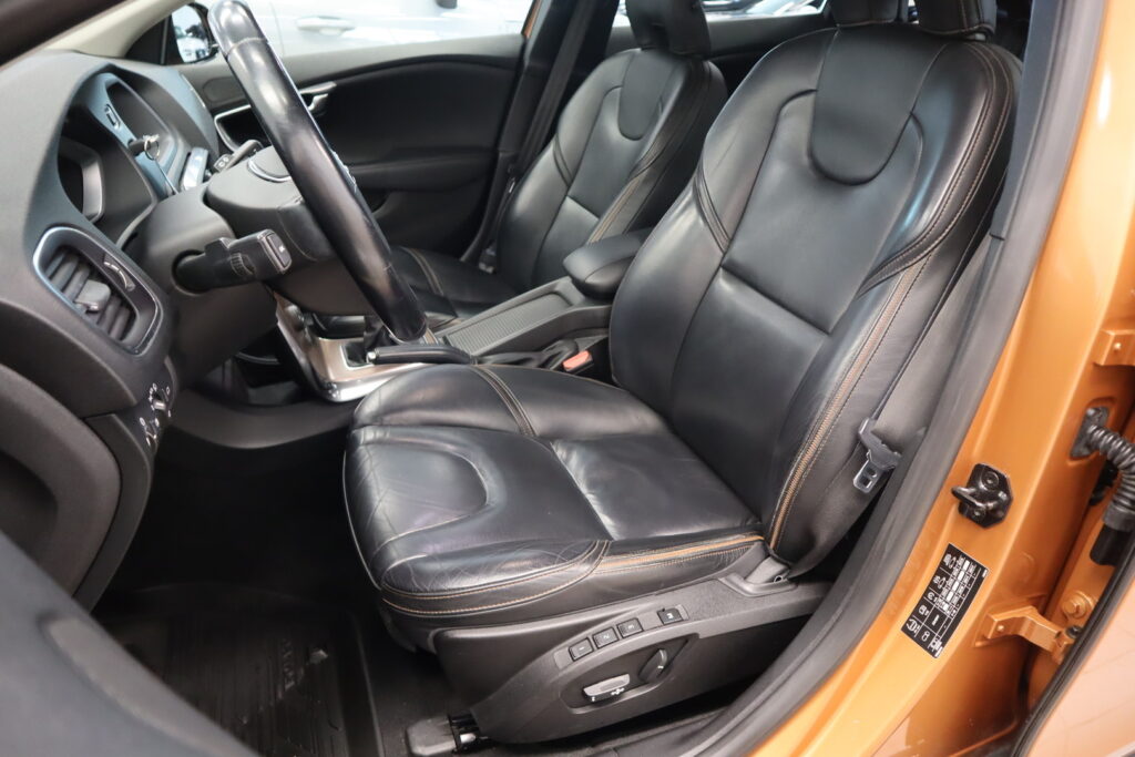 Volvo V40 Cross Country, image 8