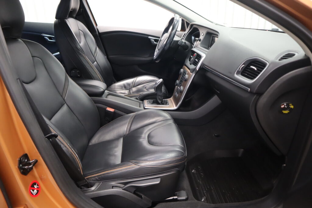 Volvo V40 Cross Country, image 9