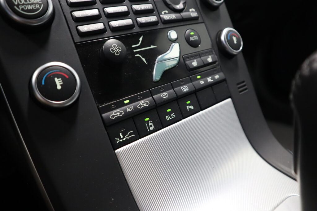 Volvo V70, image 8
