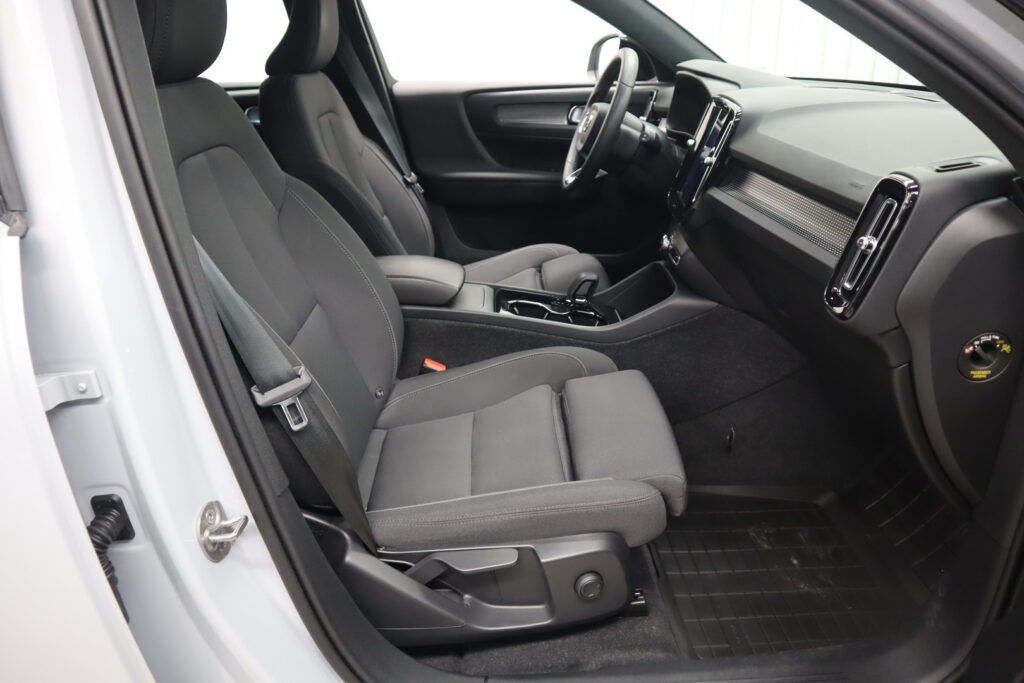 Volvo XC40, image 10