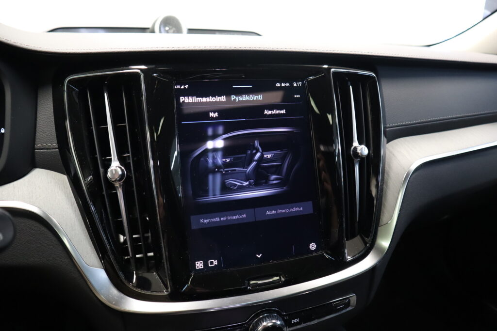 Volvo V60, image 12