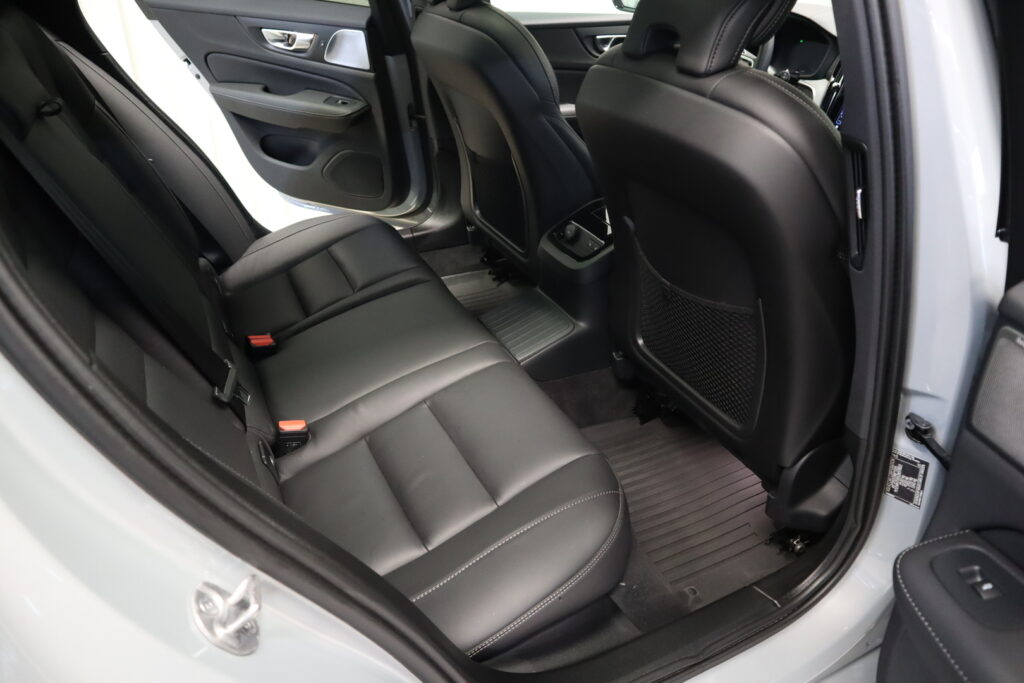 Volvo V60, image 18