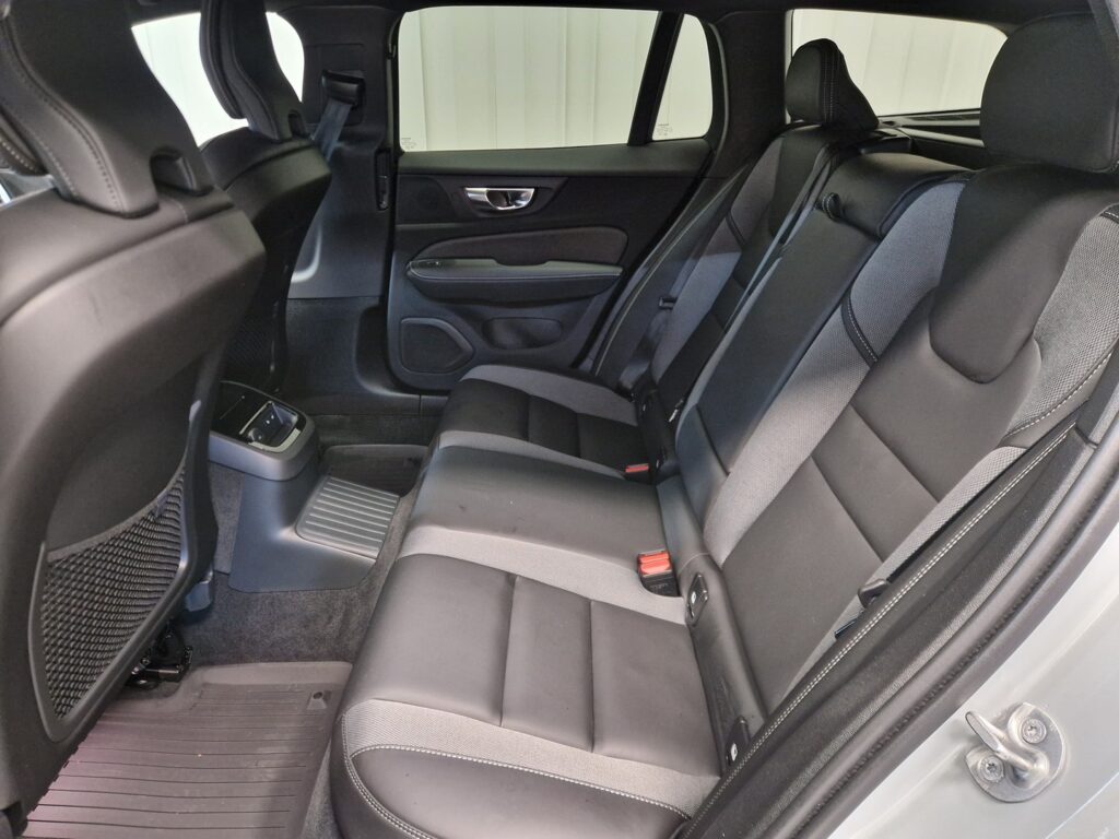 Volvo V60, image 12