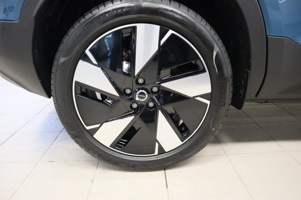 Volvo EX40, image 19