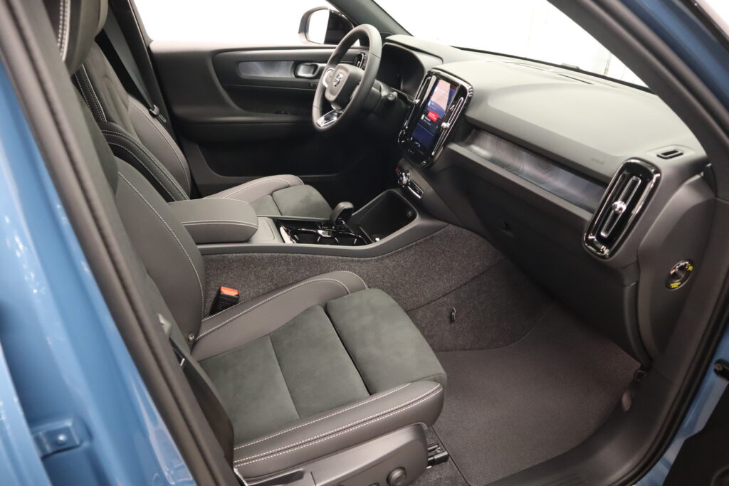 Volvo EX40, image 20