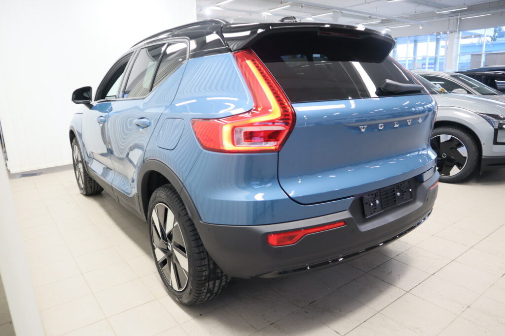 Volvo EX40, image 6