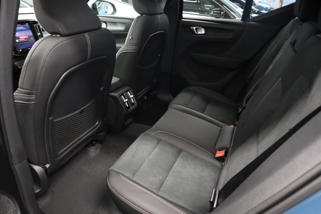 Volvo EX40, image 9