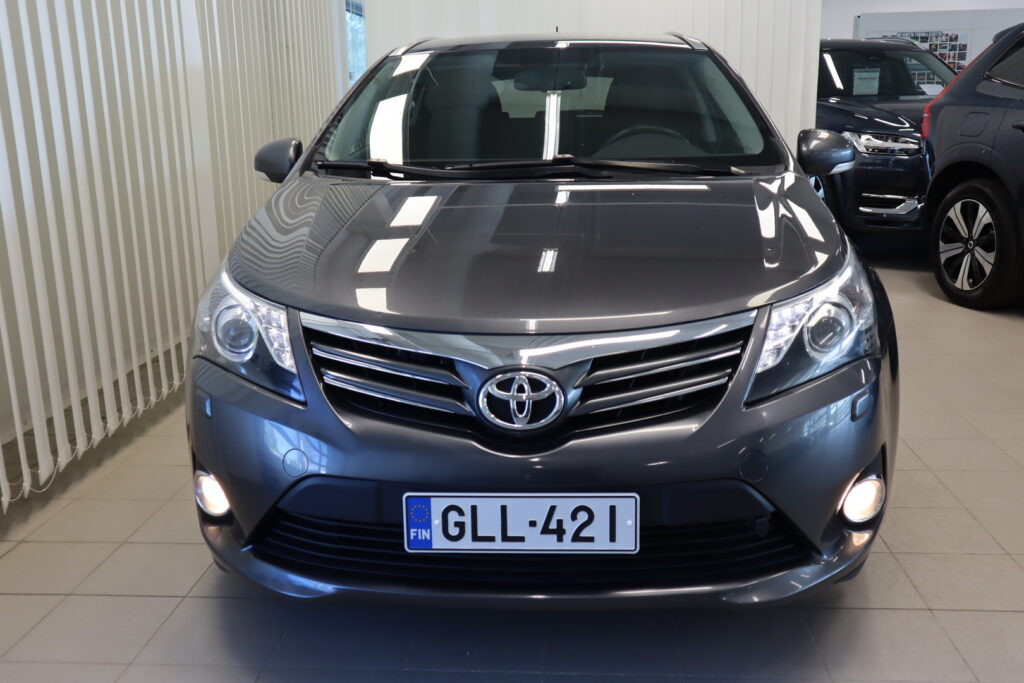 Toyota Avensis, image 2