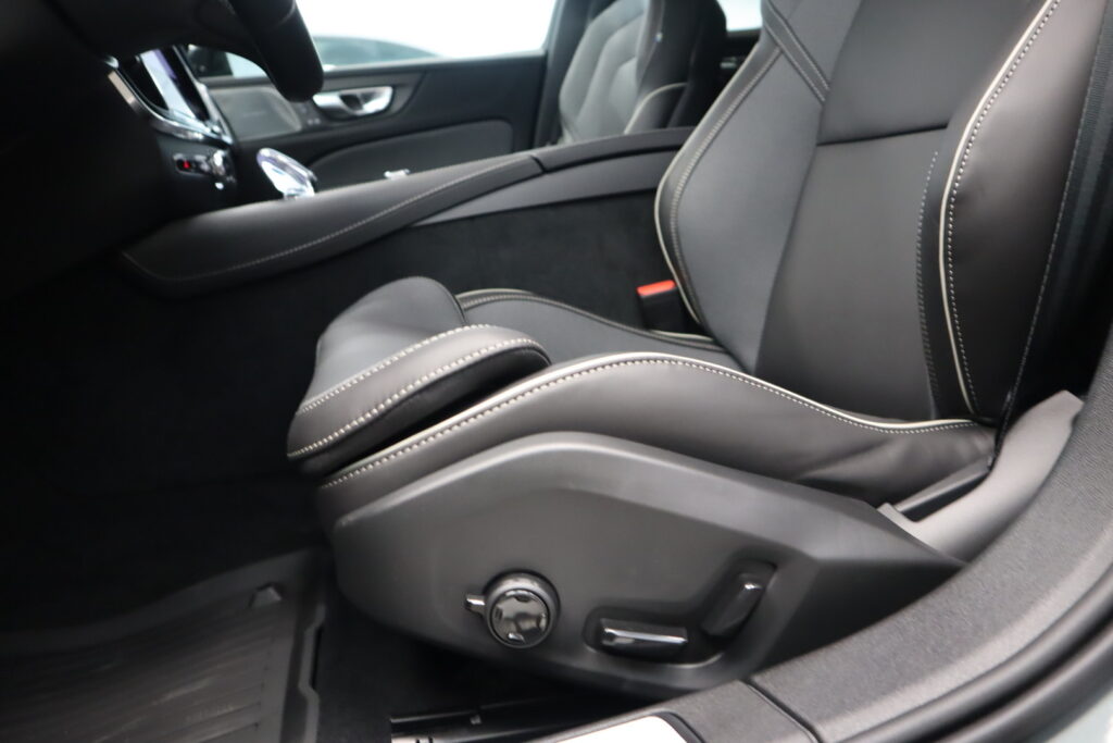 Volvo V60, image 11