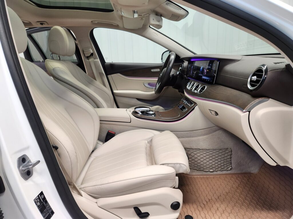 Mercedes-Benz E, image 10