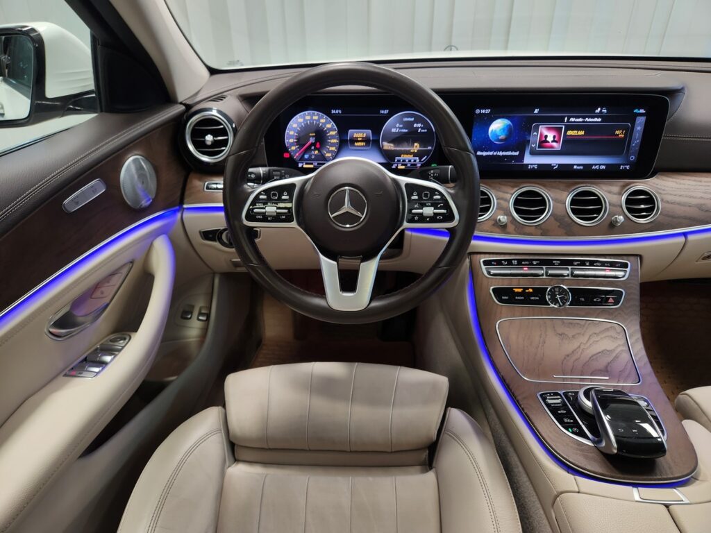 Mercedes-Benz E, image 12