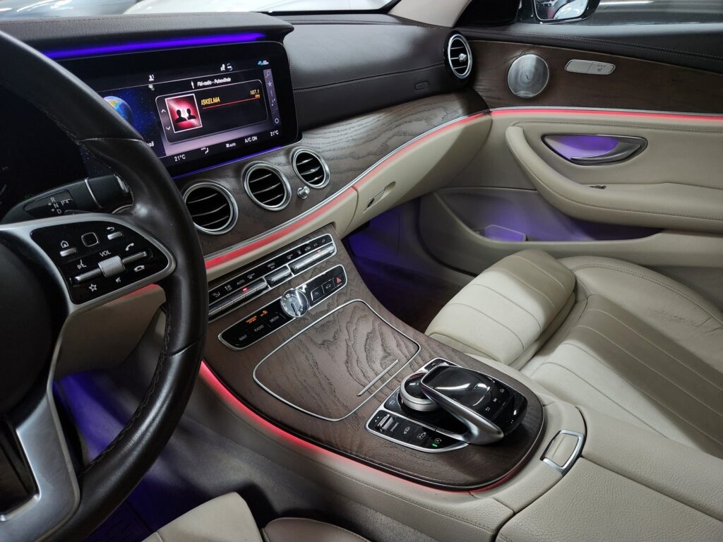 Mercedes-Benz E, image 13