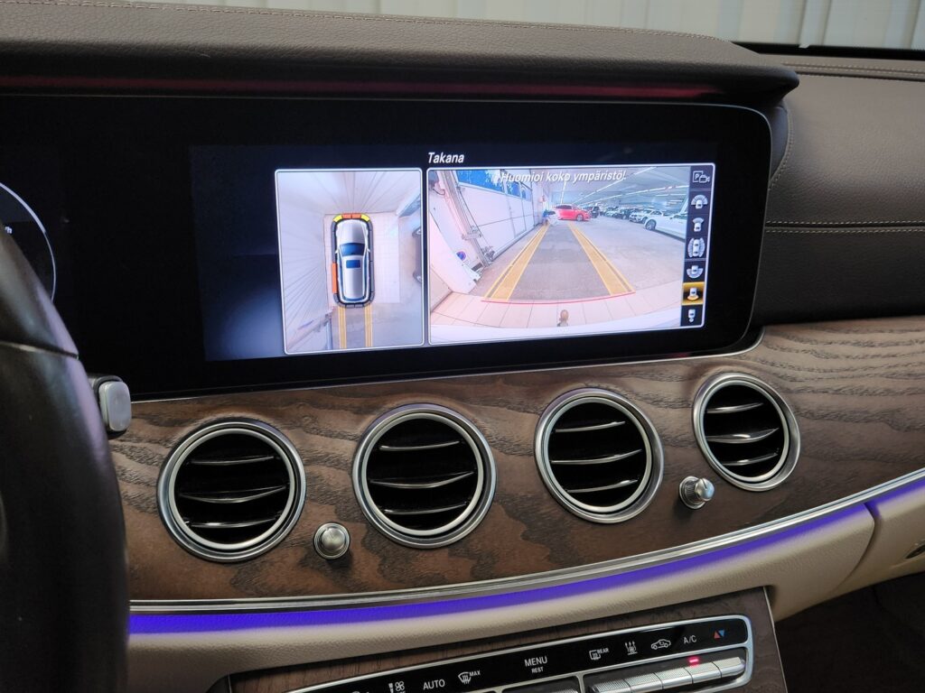 Mercedes-Benz E, image 16