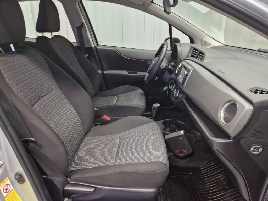 Toyota Yaris, image 11