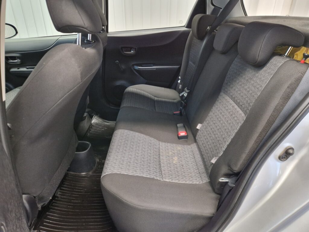 Toyota Yaris, image 12