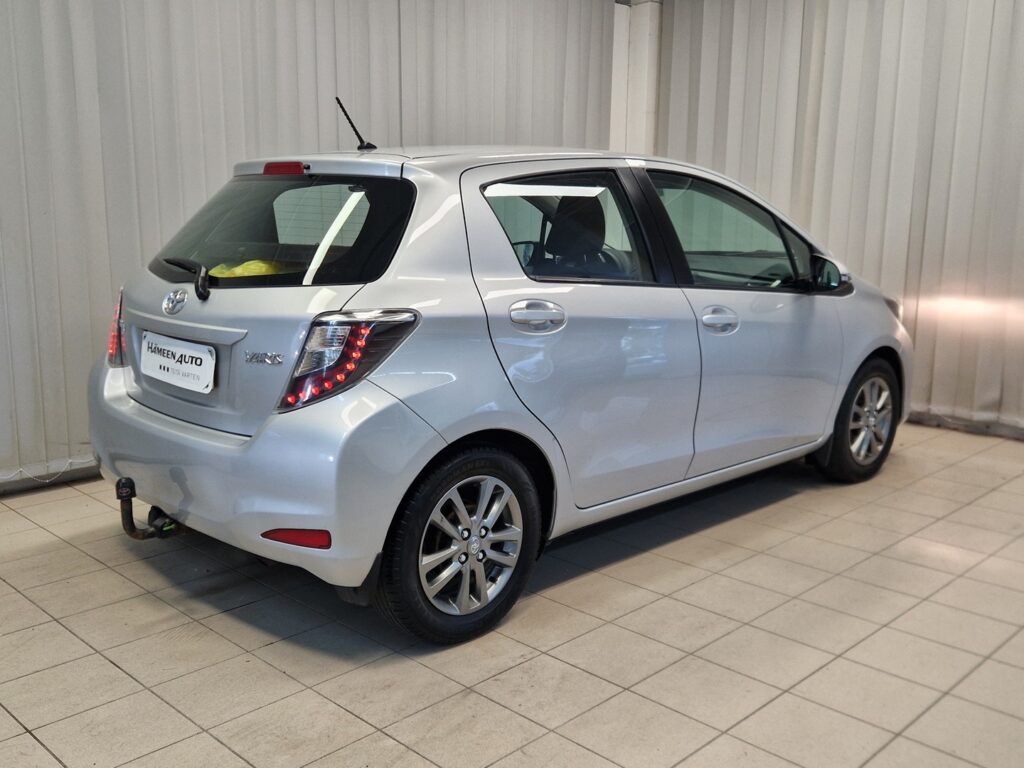 Toyota Yaris, image 2