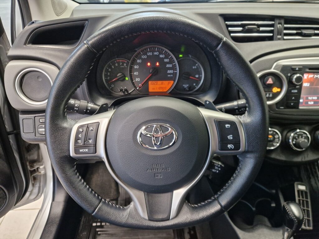 Toyota Yaris, image 9