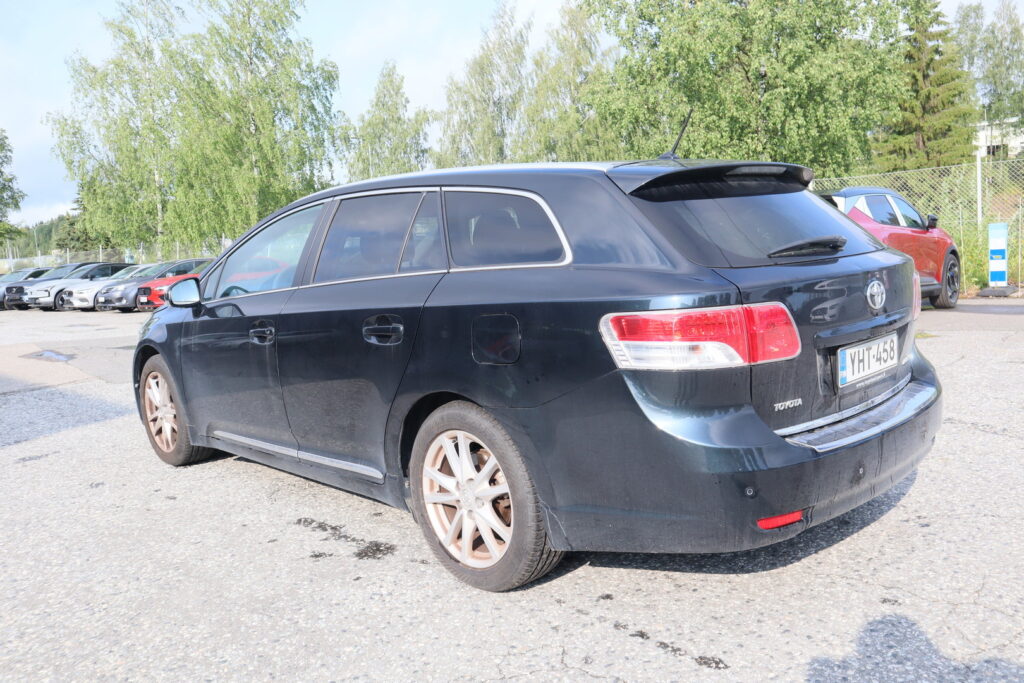 Toyota Avensis, image 2