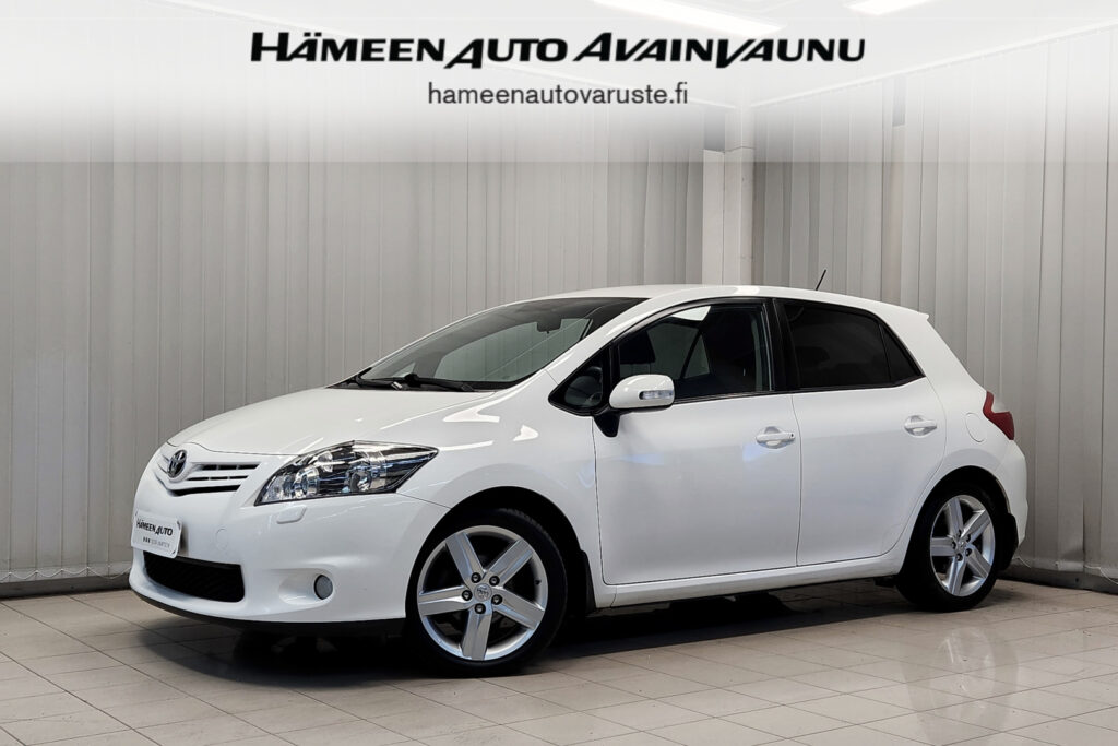Toyota Auris, image 1