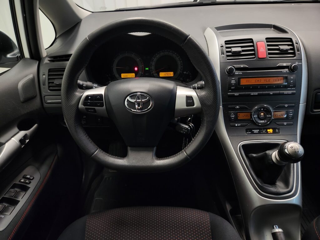 Toyota Auris, image 11