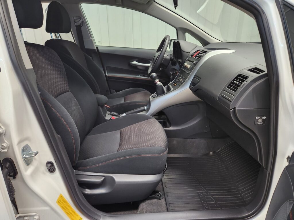 Toyota Auris, image 9