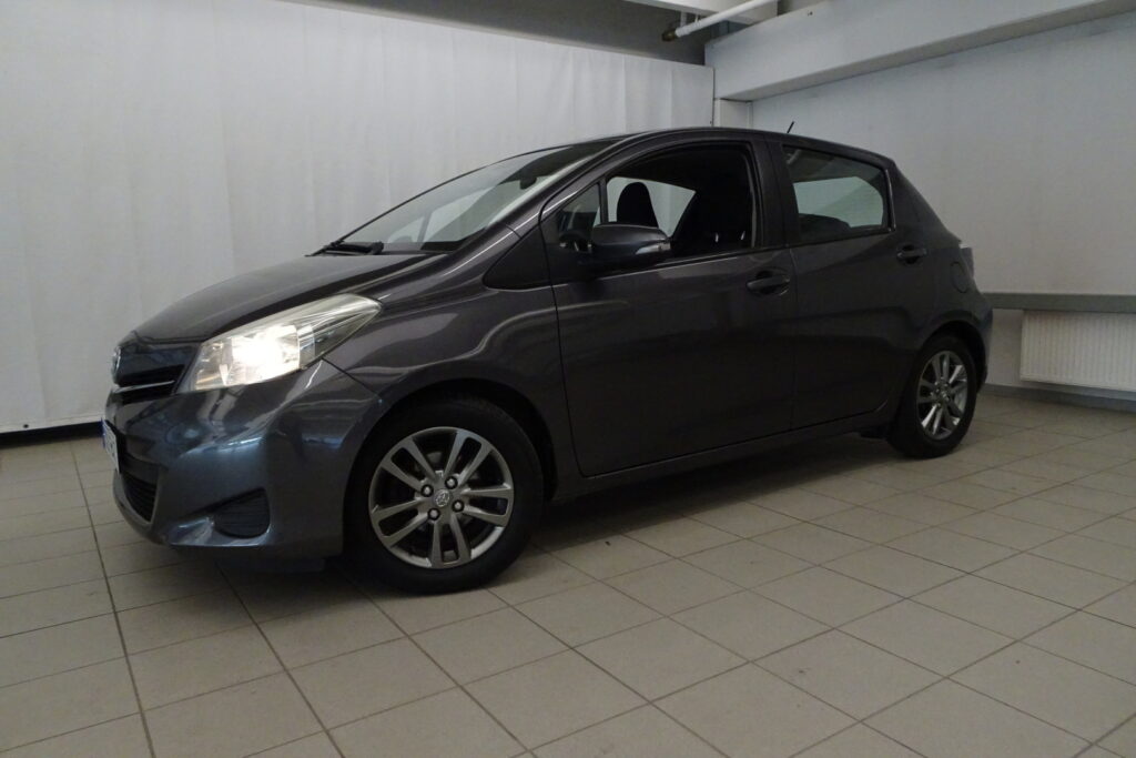 Toyota Yaris, image 1