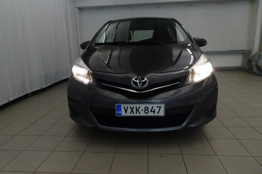 Toyota Yaris, image 2