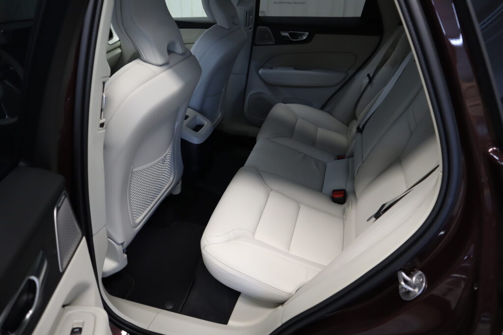 Volvo XC60, image 4