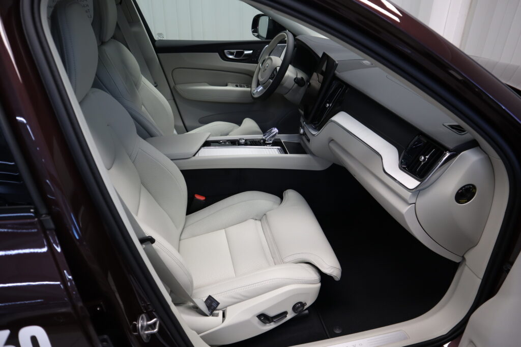 Volvo XC60, image 7