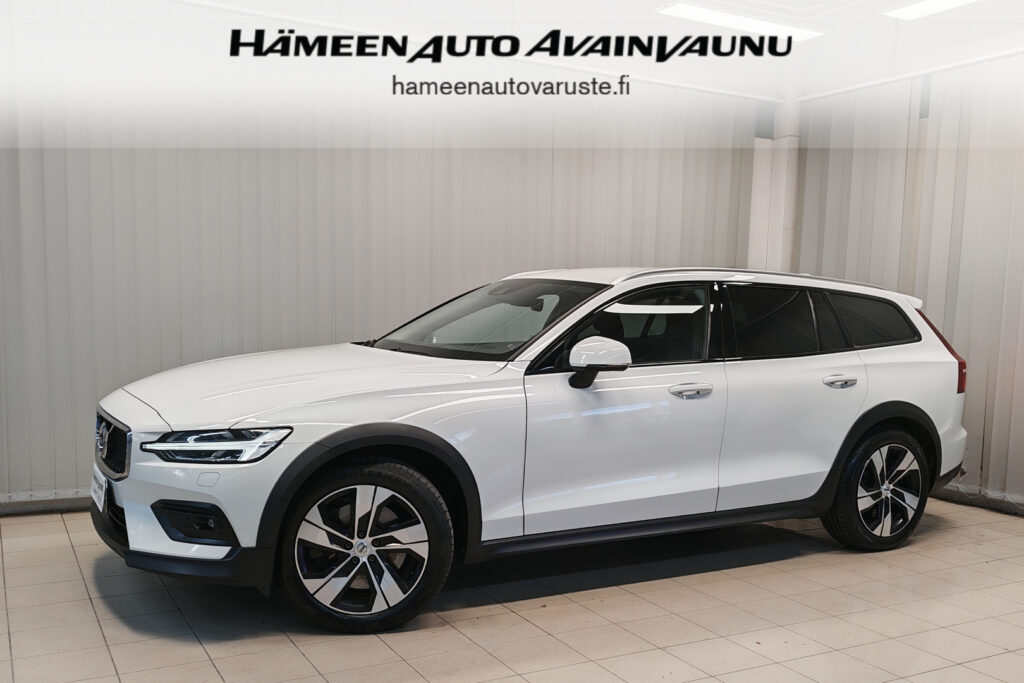 Volvo V60 Cross Country, image 1