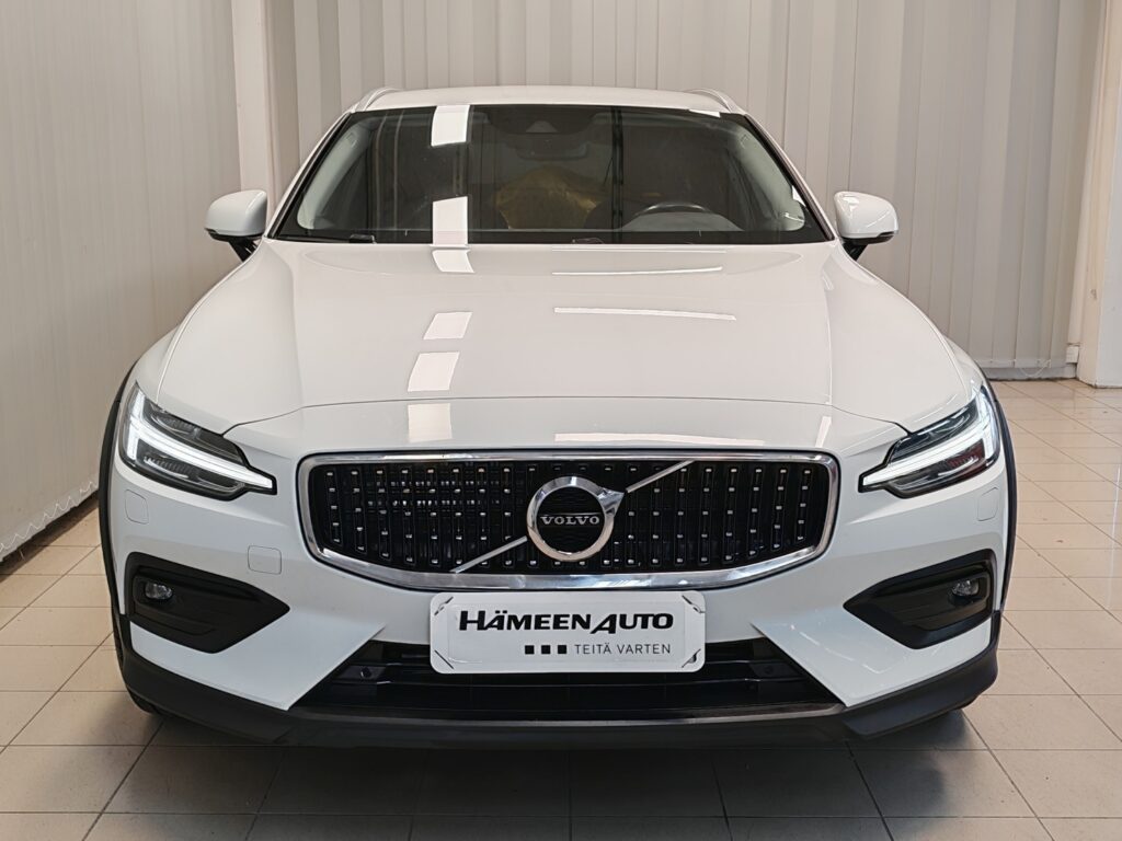 Volvo V60 Cross Country, image 5