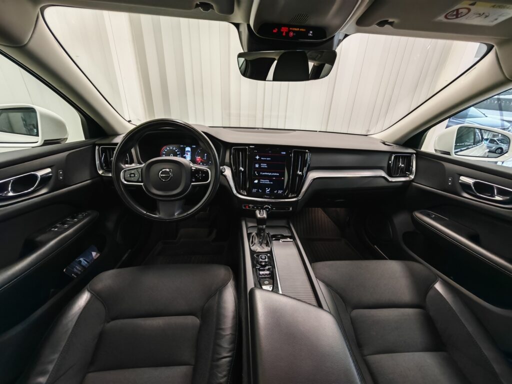 Volvo V60 Cross Country, image 7