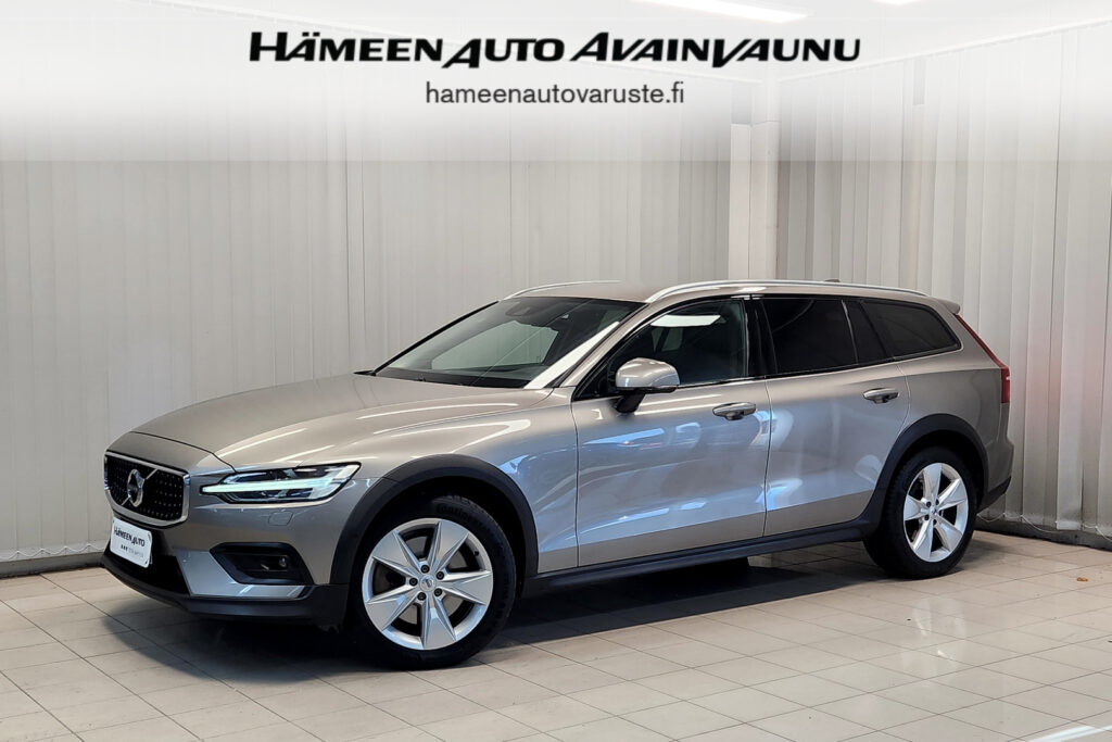 Volvo V60 Cross Country, image 1