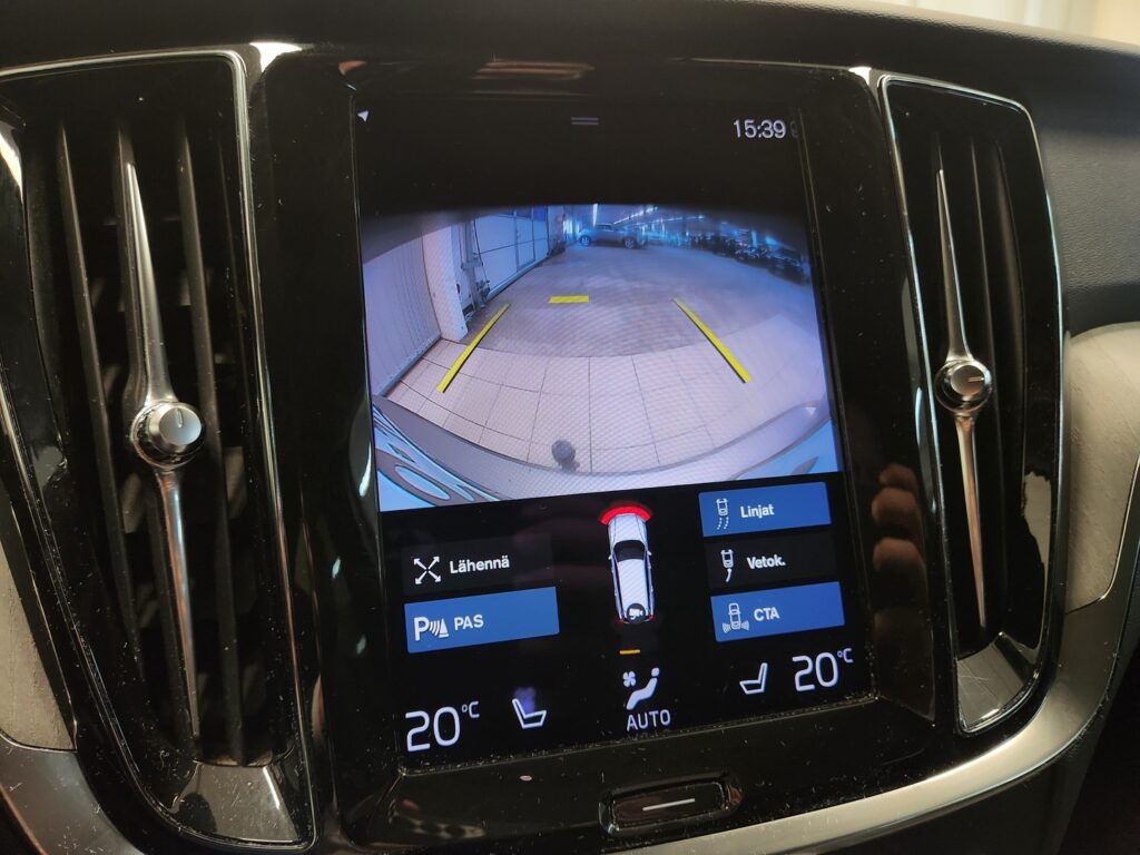 Volvo V60 Cross Country, image 13